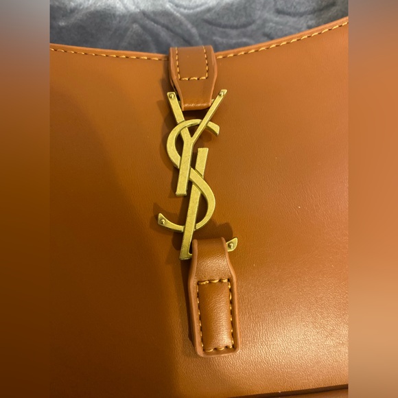 Fashion Elegant Tan Leather ParisLe 5 a 7 Mono Antique Gold Shoulder Bag - Picture 2 of 12